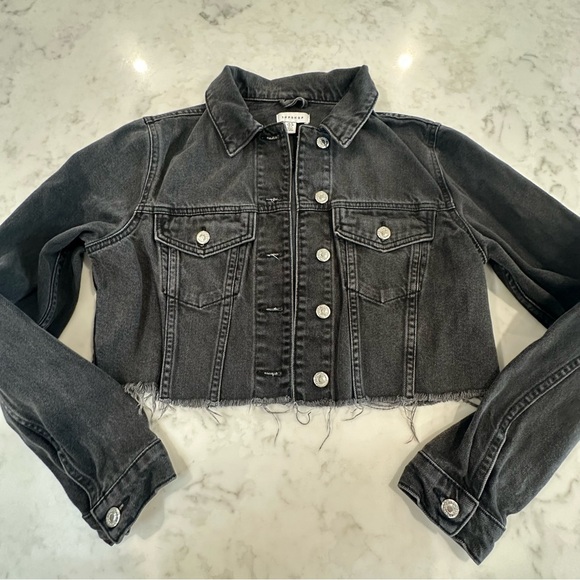 Topshop Charcoal Cropped Denim Jacket with frayed hem. Size 6. - Picture 1 of 16